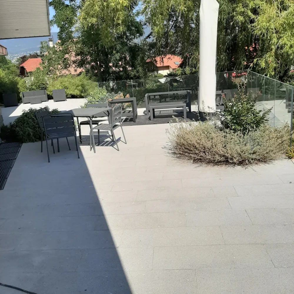 Terrasse en carrelage